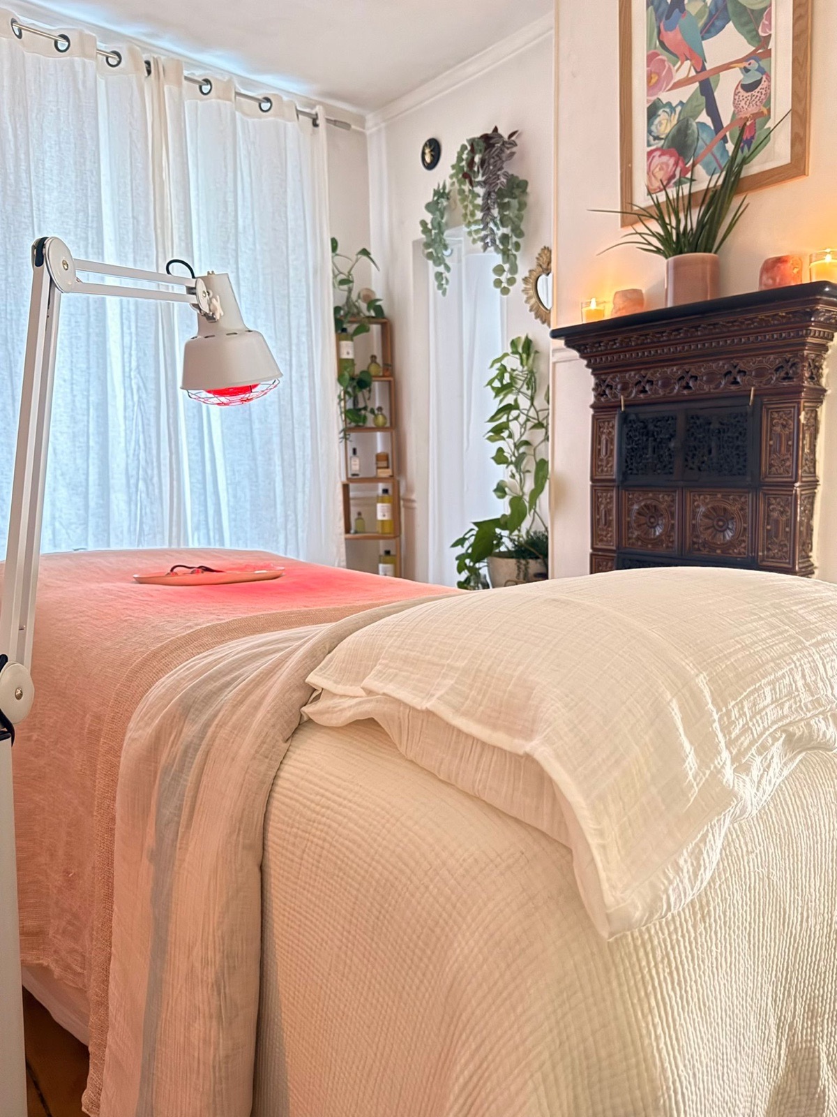 Cabinet de massage Kobido avec lampe infrarouge - Ninon Paris Le Marais