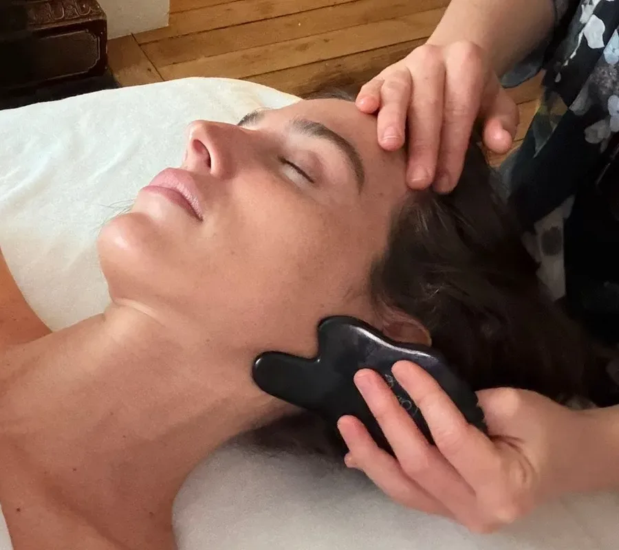 Massage Kobido Impérial avec Gua Sha - cabinet Ninon Paris Le Marais